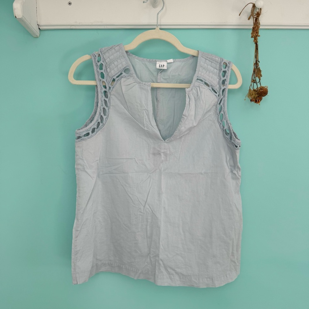 Gap pale blue tank top with crochet details
